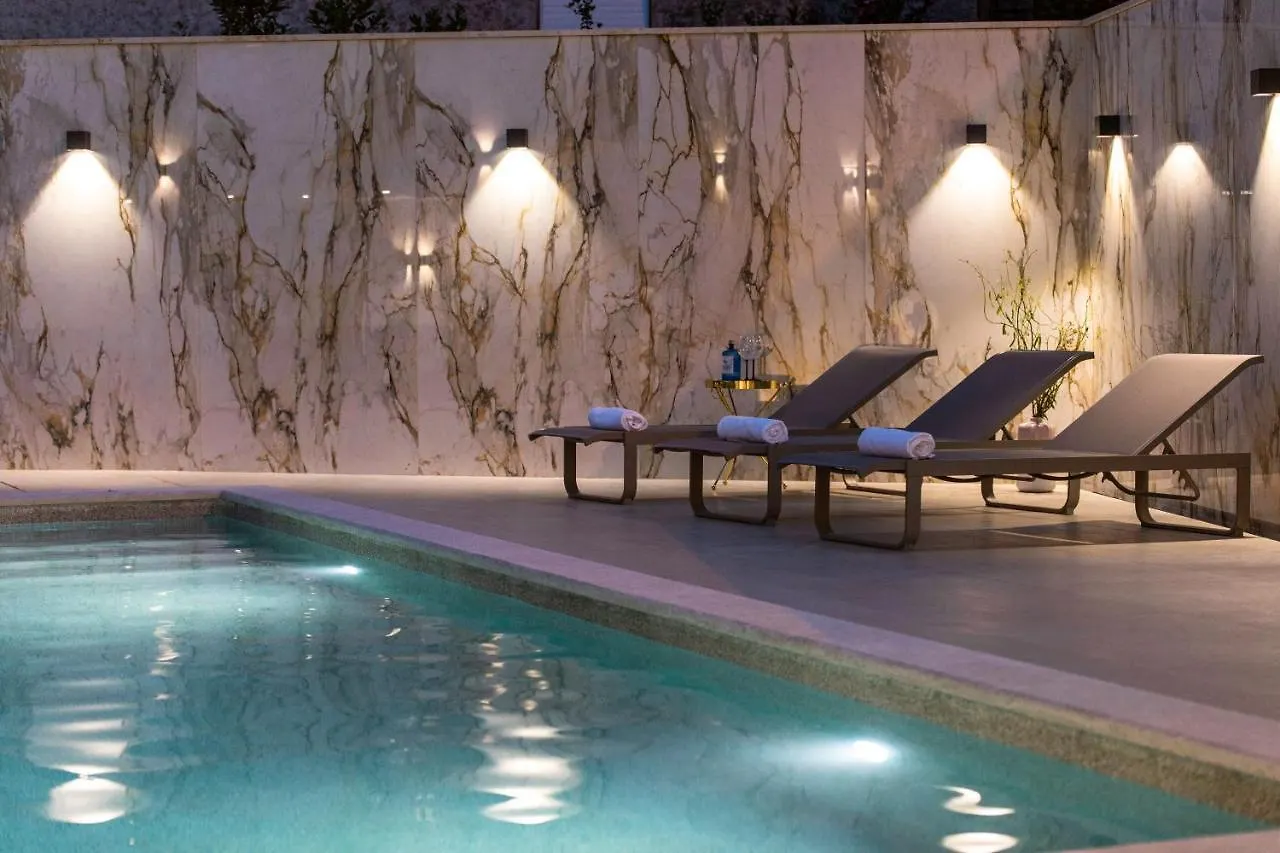 Villa Nina I - Apartments With Pool Near The Sea Croatia