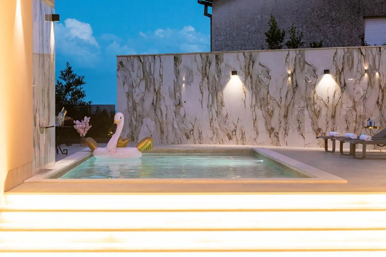 Villa Nina I - Apartments With Pool Near The Sea 0*, Rabac Croatia