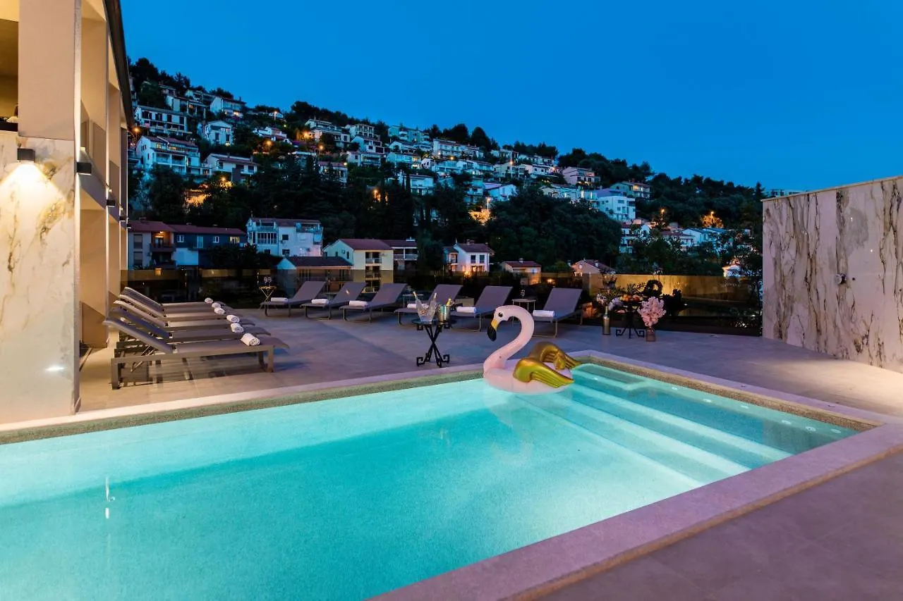 Villa Nina I - Apartments With Pool Near The Sea 0*, Rabac