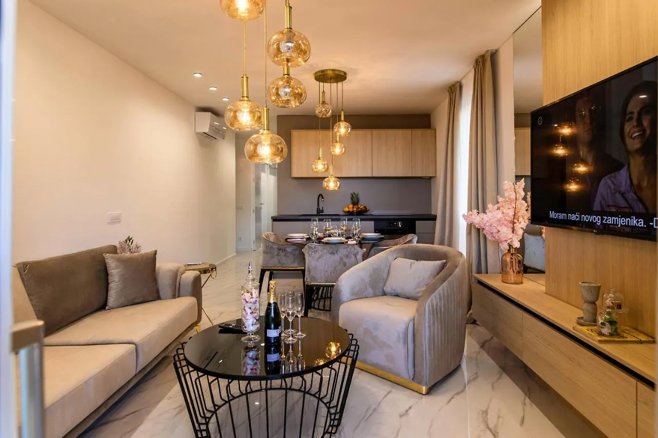 Villa Nina I - Apartments With Pool Near The Sea Hırvatistan
