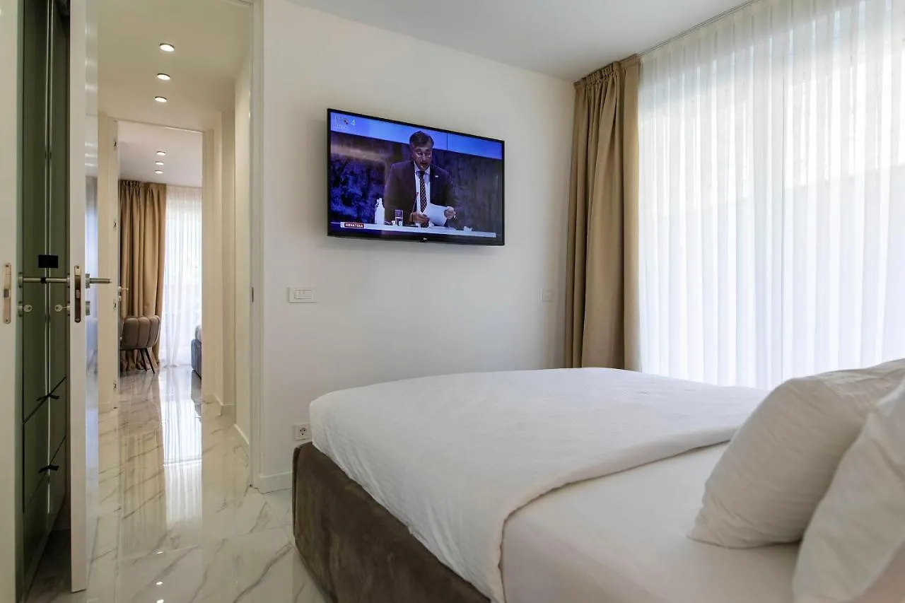 Villa Nina I - Apartments With Pool Near The Sea Hırvatistan